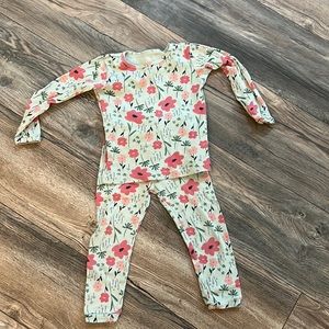 Carters pajama set- 2T